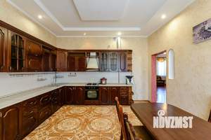 Коттедж 480м², 3-этажный, участок 12 сот.  