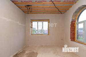 Коттедж 213м², 2-этажный, участок 5 сот.  