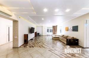 Дом 272м², 2-этажный, участок 27 сот.  