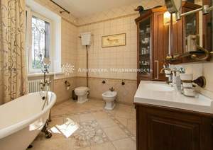 Дом 370м², 4-этажный, участок 27 сот.  