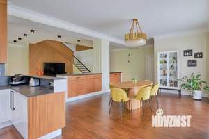 Коттедж 550м², 2-этажный, участок 45 сот.  