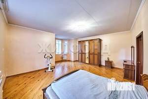 Коттедж 180м², 2-этажный, участок 10 сот.  
