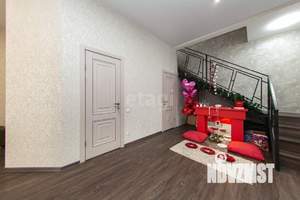 Дом 193м&sup2;, 2-этажный, участок 10 сот.  