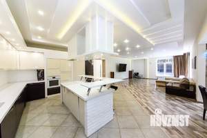 Дом 272м², 2-этажный, участок 27 сот.  