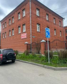 Дом 592м², 3-этажный, участок 9 сот.  