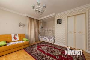 Дом 407м², 3-этажный, участок 12 сот.  