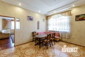 Коттедж 480м², 3-этажный, участок 12 сот.  