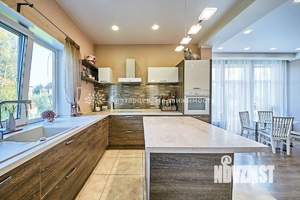 Дом 170м², 2-этажный, участок 10 сот.  