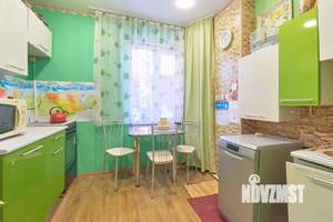 Дом 83м&sup2;, 3-этажный, участок 3 сот.  