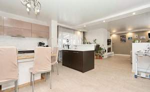 Дом 300м&sup2;, 2-этажный, участок 5 сот.  