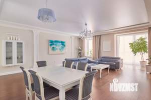 Таунхаус 260м&sup2;, 3-этажный, участок 3 сот.  