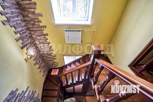 Коттедж 180м², 2-этажный, участок 10 сот.  
