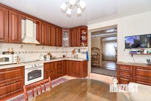 Дом 274м&sup2;, 2-этажный, участок 10 сот.  