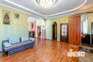 Коттедж 480м², 3-этажный, участок 12 сот.  