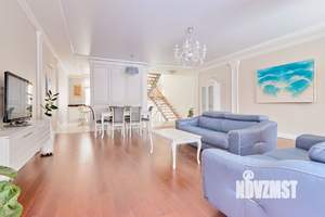 Таунхаус 260м&sup2;, 3-этажный, участок 3 сот.  