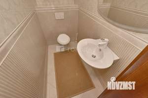 Дом 492м², 3-этажный, участок 12 сот.  