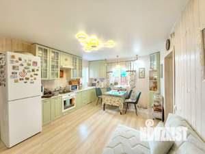 Дом 281м&sup2;, 2-этажный, участок 6 сот.  