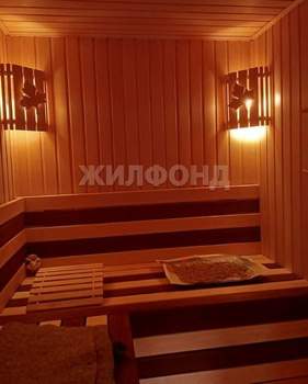 Дом 180м&sup2;, 2-этажный, участок 6 сот.  