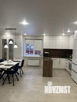 Коттедж 189м&sup2;, 2-этажный, участок 6 сот.  