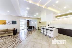 Дом 272м², 2-этажный, участок 27 сот.  