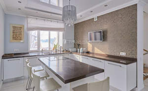 Дом 260м&sup2;, 3-этажный, участок 3 сот.  