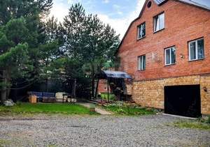 Дом 372м&sup2;, 3-этажный, участок 10 сот.  