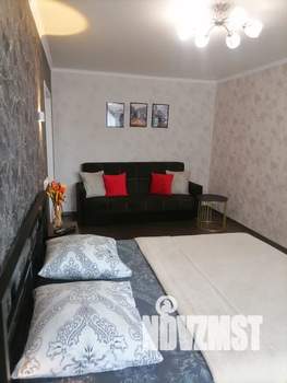 1-к квартира, посуточно, 35м2, 6/9 этаж