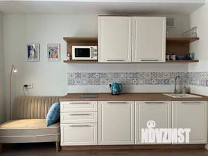 Студия квартира, посуточно, 38м2, 1/10 этаж