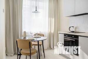 1-к квартира, посуточно, 35м2, 4/10 этаж