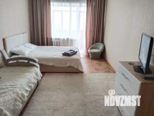 1-к квартира, посуточно, 38м2, 3/9 этаж