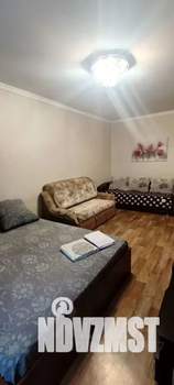1-к квартира, посуточно, 42м2, 7/10 этаж