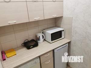 1-к квартира, посуточно, 13м2, 1/1 этаж