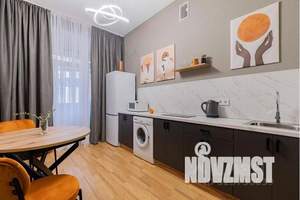 1-к квартира, посуточно, 42м2, 4/10 этаж