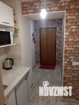 Студия квартира, посуточно, 18м2, 1/10 этаж