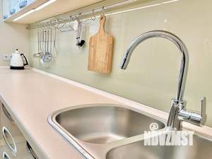 Студия квартира, посуточно, 53м2, 1/5 этаж