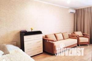 1-к квартира, посуточно, 40м2, 6/9 этаж