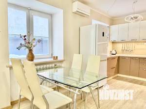 Студия квартира, посуточно, 53м2, 1/5 этаж