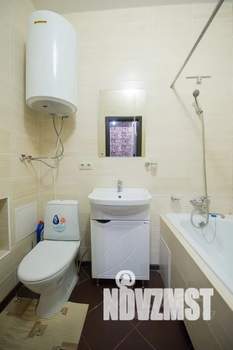 1-к квартира, посуточно, 42м2, 5/8 этаж