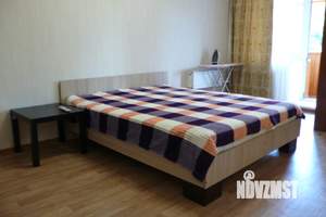 1-к квартира, посуточно, 40м2, 5/10 этаж