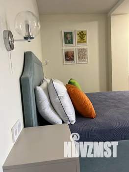 Студия квартира, посуточно, 38м2, 1/10 этаж