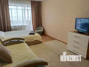 1-к квартира, посуточно, 38м2, 3/9 этаж