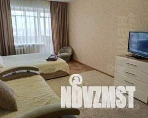 1-к квартира, посуточно, 38м2, 4/9 этаж