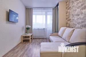 Студия квартира, посуточно, 30м2, 1/17 этаж