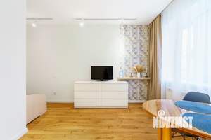 Студия квартира, посуточно, 32м2, 1/5 этаж