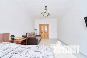 1-к квартира, посуточно, 50м2, 1/6 этаж