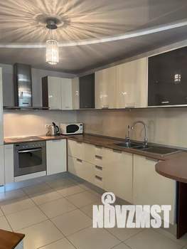 3-к квартира, посуточно, 106м2, 4/10 этаж