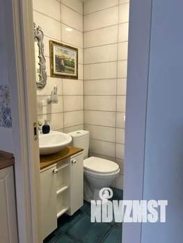 Студия квартира, посуточно, 38м2, 1/10 этаж