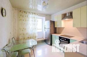 1-к квартира, посуточно, 60м2, 1/1 этаж