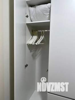 Студия квартира, посуточно, 38м2, 1/10 этаж