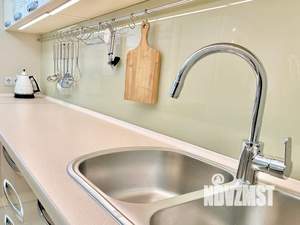 Студия квартира, посуточно, 53м2, 1/5 этаж